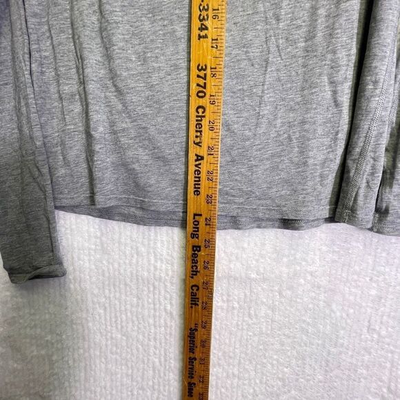 Lululemon Gray Sweat Thumbholes Relaxed Stretch Long Sleeve T-Shirt Size 8 - Picture 4 of 7